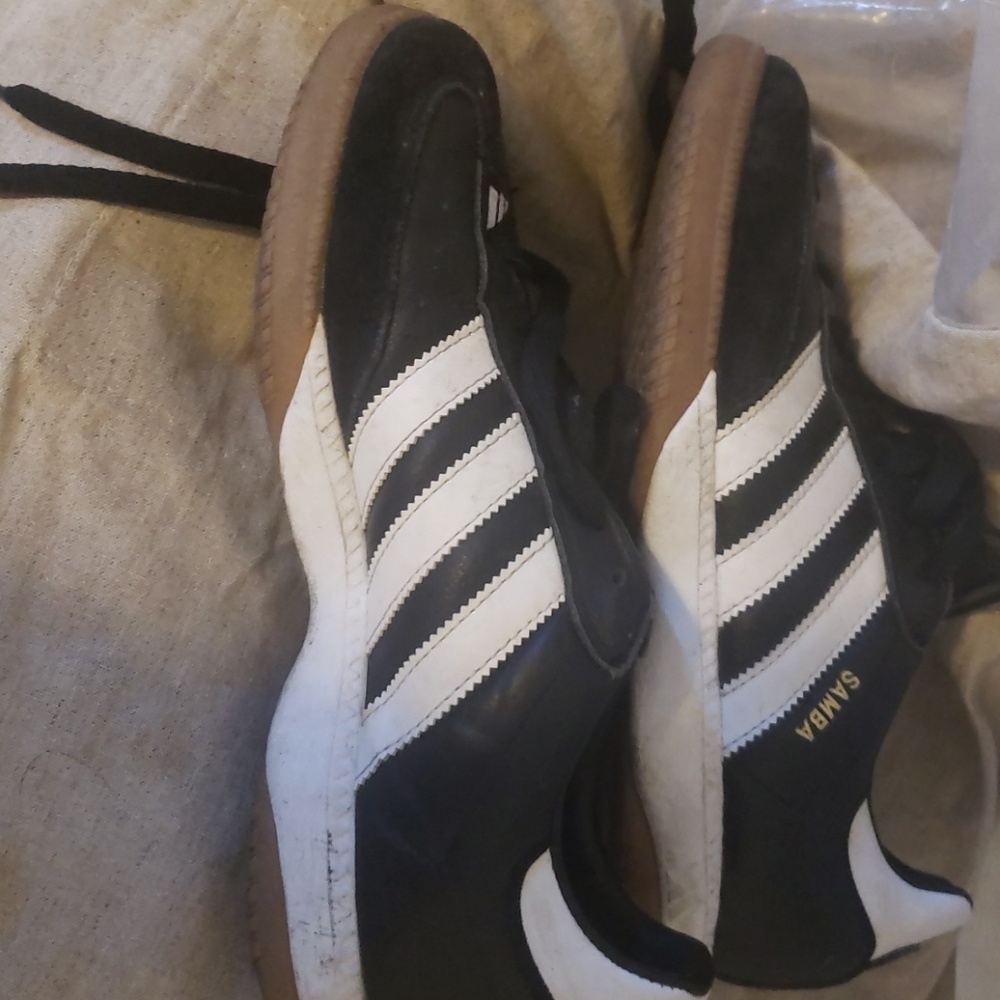 Sneakers - Picture 3 of 8